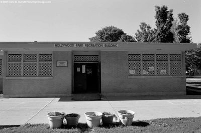 Hollywood_Park_fieldouse_2